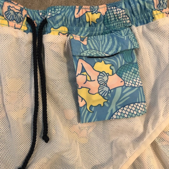 Vineyard Vines Swim Trunks - Picture 7 of 7